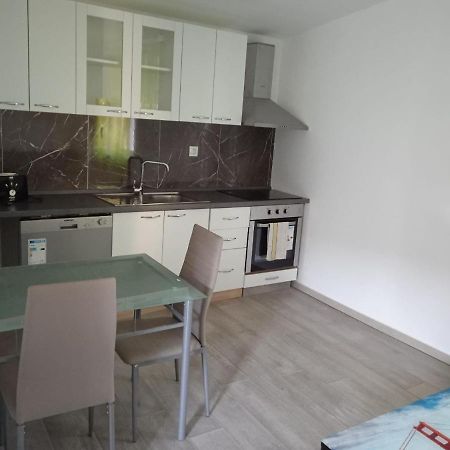 Ferienwohnung Schaefer Murter Ngoại thất bức ảnh